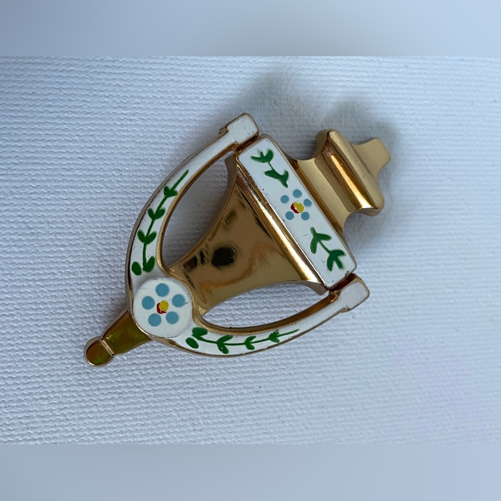 Vintage Coro Pegasus brooch - Picture 3 of 11
